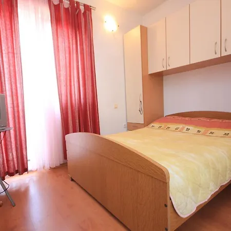 8121b Apartman