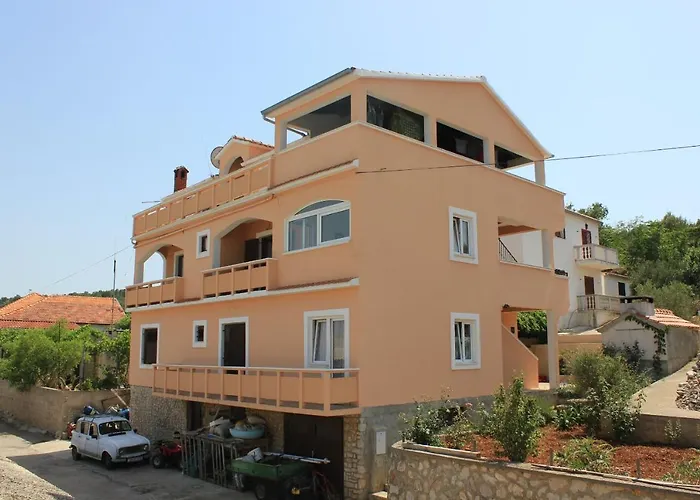 8121b Апартаменты *